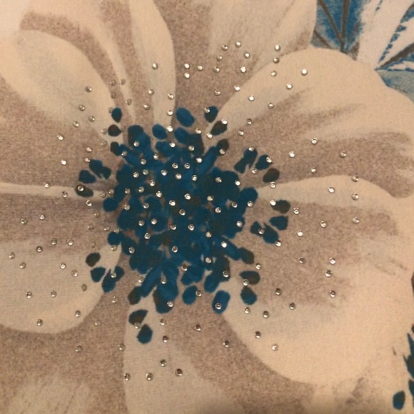 NWD white and blue floral sleeveless blouse - Picture 3 of 6